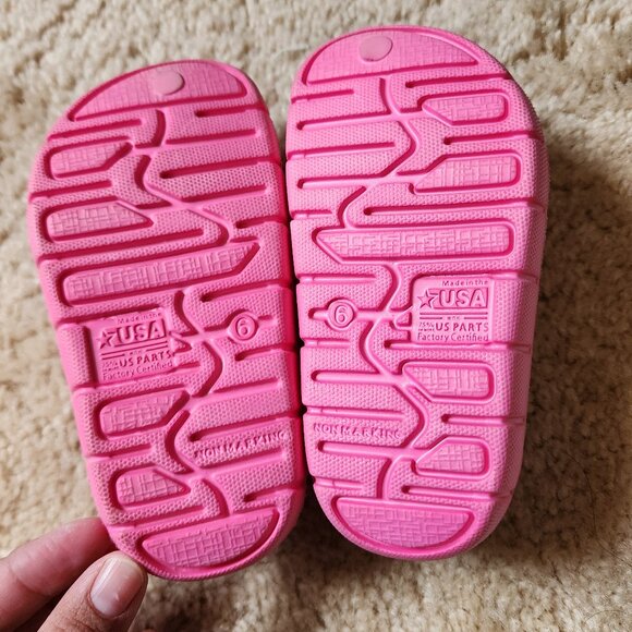 EVA CLOG - Toddler Pink Girl Clogs with Strap Made In The USA Size 6 NWOT - Picture 4 of 5